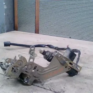 VOLVO 460 Bal első ajtó zárszerkezet központi záras bontott alkatrész Szuper ajánlat