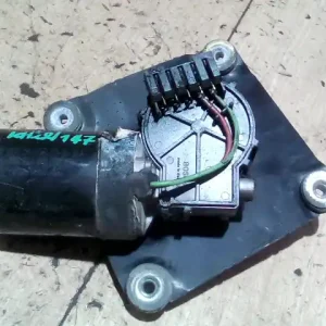 VOLVO S40 Ablaktörlő motor első bontott alkatrész Bestseller