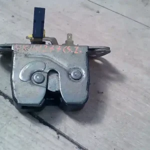 Exkluzív ajánlat VOLVO S40 Csomagtér ajtó zárszerkezet bontott alkatrész