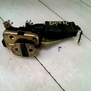 Ne maradj le VOLVO S40 Jobb első ajtó zárszerkezet központizáras bontott alkatrész