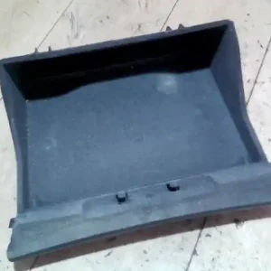 Kihagyhatatlan ajánlat VOLVO S40 Kesztyűtartó ajtó bontott alkatrész