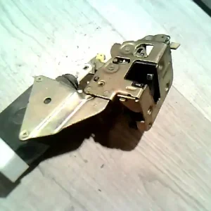 Csak ma VOLVO S40 2000.06.01-2004.05.31 Jobb hátsó ajtó zárszerkezet központi záras 4 ajtós, sedanbontott alkatrész