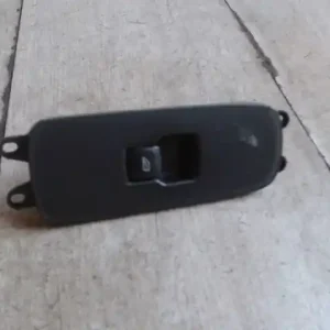 Népszerű VOLVO S40 2008.01.01-2012.05.30 Jobb első ablakemelő kapcsoló bontott alkatrész