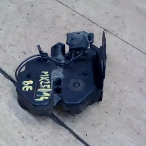 VOLVO S70 Bal motorháztető zár bontott alkatrész Népszerű