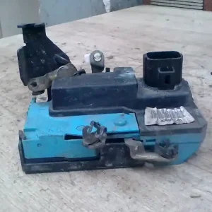 Akciós ár VOLVO S80 98.05.01-06.02.28 Bal első ajtó zárszerkezet központi záras bontott alkatrész