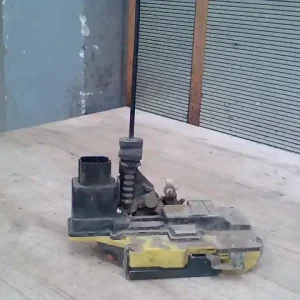 VOLVO S80 98.05.01-06.02.28 Bal hátsó ajtó zárszerkezet központi záras 4 ajtós bontott alkatrész Végkiárusítás