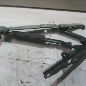 Vedd meg online VOLVO S80 98.05.01-06.02.28 Csomagtérajtó bal ajtózsanér bontott alkatrész