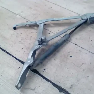 Vedd meg most VOLVO S80 98.05.01-06.02.28 Csomagtérajtó jobb ajtózsanér 4 ajtós bontott alkatrész