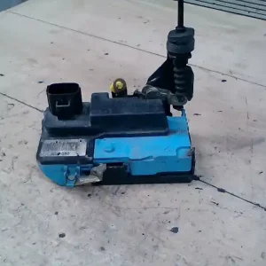 Azonnali szállítás VOLVO S80 98.05.01-06.02.28 Jobb első ajtó zárszerkezet központizáras 4 ajtós bontott alkatrész