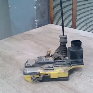 VOLVO S80 98.05.01-06.02.28 Jobb hátsó ajtó zárszerkezet központi záras 4 ajtós bontott alkatrész Legjobb ár