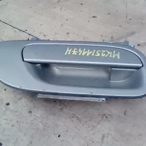 Szuper akció VOLVO S80 98.05.01-06.02.28 Jobb hátsó külső kilincs 4 ajtós bontott alkatrész