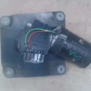 VOLVO V40 Ablaktörlő motor első bontott alkatrész Gyors szállítás