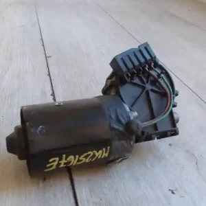 VOLVO V40 Ablaktörlő motor első bontott alkatrész Akció