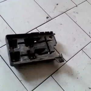Olcsóbb VOLVO V40 Akkumulátor tartó bontott alkatrész