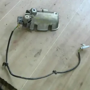 VOLVO V40 Bal első ajtó dugózárkulcs nélkül bontott alkatrész Legkelendőbb