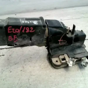 VOLVO V40 Bal első ajtó zárszerkezet központi záras központizárasbontott alkatrész Árengedmény