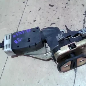 Nézd meg most VOLVO V40 Bal első ajtó zárszerkezet központi záras bontott alkatrész