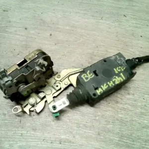 VOLVO V40 Bal első ajtó zárszerkezet központi záras bontott alkatrész Szuper akció