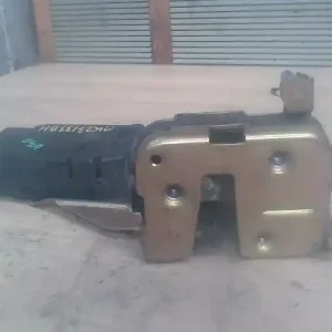 VOLVO V40 Bal hátsó ajtó zárszerkezet központi záras bontott alkatrész Azonnali szállítás