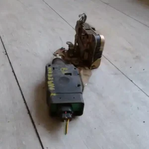 VOLVO V40 Bal hátsó ajtó zárszerkezet központi záras kombi bontott alkatrész Biztonságos fizetés