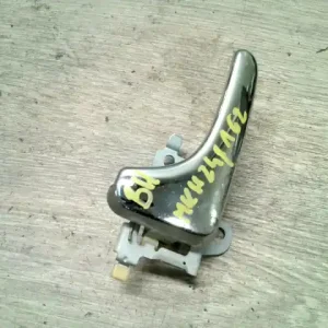 Azonnali szállítás VOLVO V40 Bal hátsó belső kilincs bontott alkatrész