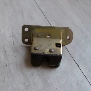 VOLVO V40 Csomagtér ajtó zárszerkezet kombi bontott alkatrész Árcsökkenés