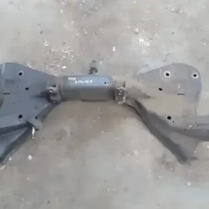 Bestseller VOLVO V40 Első bölcső futóműtartó segédkeret bontott alkatrész