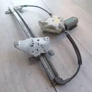 Különleges ajánlat VOLVO V40 Jobb első ablakemelő szerkezet elektromos kombi bontott alkatrész