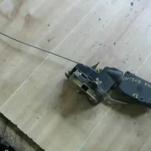 Akció VOLVO V40 Jobb első ajtó zárszerkezet központizáras bontott alkatrész