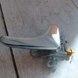 Szuper ajánlat VOLVO V40 Jobb első belső kilincs kombi bontott alkatrész