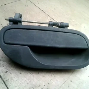 Kiárusítás VOLVO V40 Jobb első külső kilincsbontott alkatrész