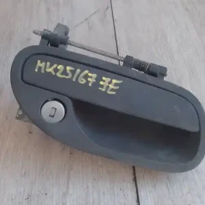 Exkluzív ajánlat VOLVO V40 Jobb első külső kilincskombi dugózárral bontott alkatrész