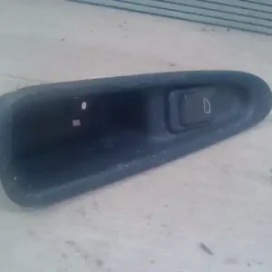 Biztonságos vásárlás VOLVO V40 Jobb hátsó ablakemelő kapcsoló bontott alkatrész