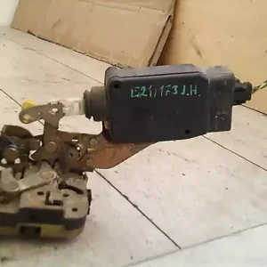 Ajánlat VOLVO V40 Jobb hátsó ajtó zárszerkezet központi záras bontott alkatrész