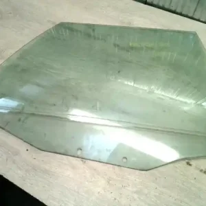 VOLVO V40 Jobb hátsó ajtóüveg kombi bontott alkatrész Rendeld meg most