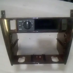 Outlet VOLVO V40 Középkonzol keret bontott alkatrész