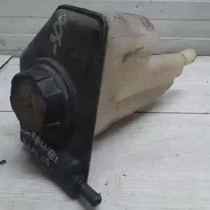 Kiárusítás VOLVO V40 Kiegyenlítő tartály bontott alkatrész