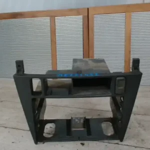 Végkiárusítás VOLVO V40 Rádió keret bontott alkatrész