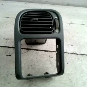 Ajánlat VOLVO V40 Szellőző bal bontott alkatrész