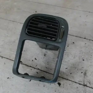 Ingyenes szállítás VOLVO V40 Szellőző bal bontott alkatrész