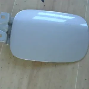 Ingyenes szállítás VOLVO V40 Tankajtó bontott alkatrész