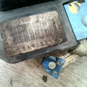 Biztonságos vásárlás VOLVO V70 2000.01.01- 2007.08.31 Jobb első ajtó zárszerkezet központizáras bontott alkatrész