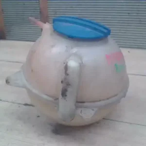 Akció VW BORA Kiegyenlítő tartály 1.6i bontott alkatrész