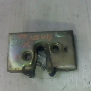 Azonnal elérhető VW GOLF II. Jobb első ajtó zárszerkezet mechanikus 5 ajtósbontott alkatrész