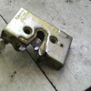 Akció VW GOLF II. Jobb első ajtó zárszerkezet mechanikus bontott alkatrész