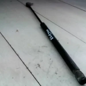 Árcsökkenés VW GOLF II. Csomagtérajtó kitámasztó teleszkóp jobb bontott alkatrész