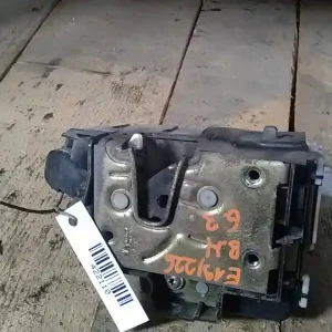 Árengedmény VW GOLF III. Bal hátsó ajtó zárszerkezet központi záras bontott alkatrész