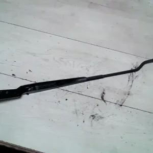 Akció VW GOLF IV. Ablaktörlő kar bal első bontott alkatrész