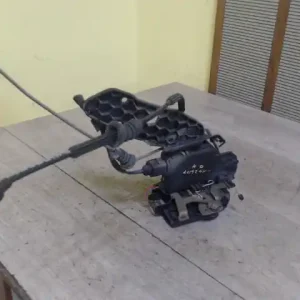 Árengedmény VW GOLF IV. Bal hátsó ajtó zárszerkezet központi záras 5 ajtós bontott alkatrész