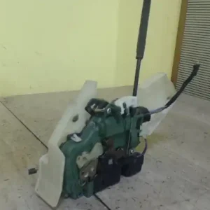 Árengedmény VW GOLF IV. Bal hátsó ajtó zárszerkezet központi záras 5 ajtós bontott alkatrész